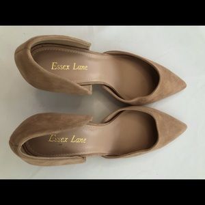 Essex Lane Cream Suede Pumps Size 9